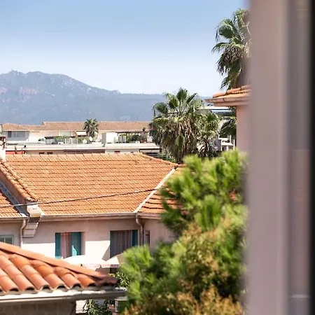 Moderne Avec Terrasse A 200 M Des Plages Fréjus
