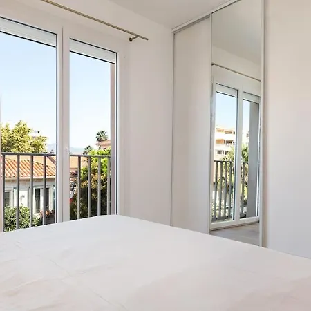 Apartamento Moderne Avec Terrasse A 200 M Des Plages Fréjus
